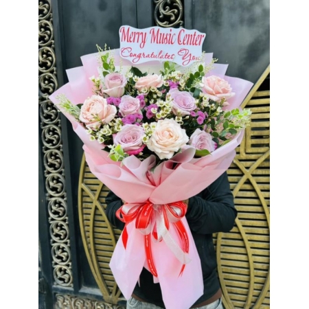 Cánh Hoa Vươn Xa 