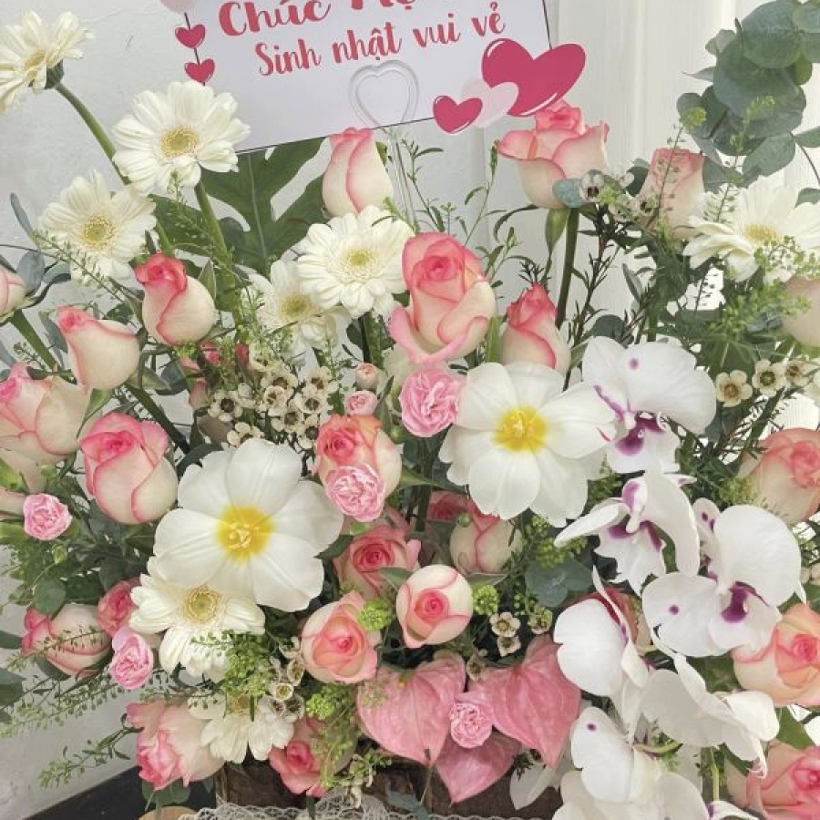 Đặt Hoa Sinh Nhật tại Long Khánh: Món Quà Ý Nghĩa Cho Ngày Đặc Biệt
